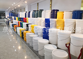 亚洲日韩动漫白嫩美女吉安容器一楼涂料桶、机油桶展区